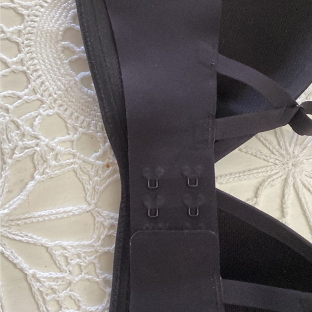 Black lululemon bra